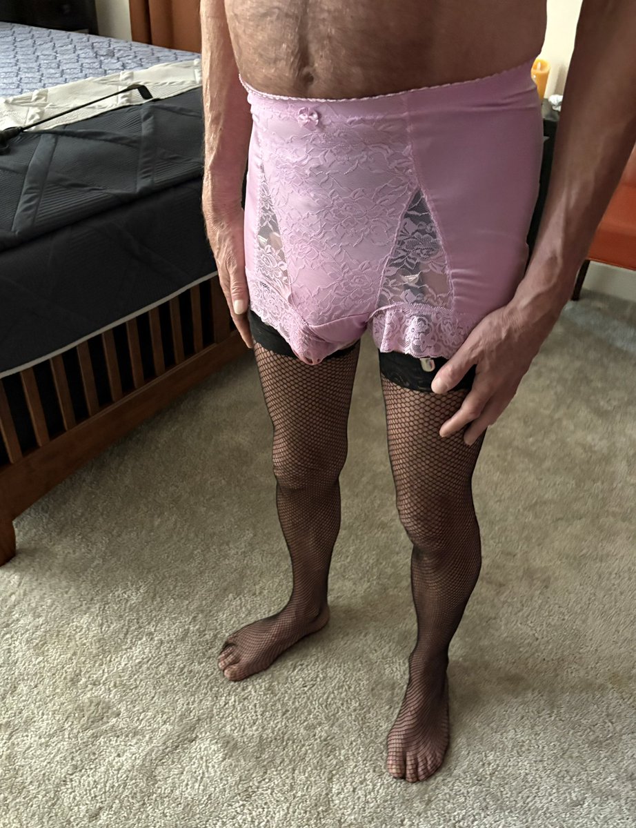 Mistress Gweneth tweet media