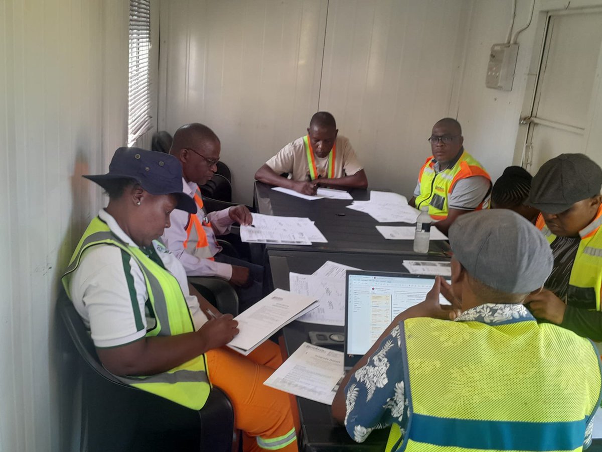 Together with WSBU  officials and Councillor Mabena in Ward 102 , we conducted a site inspection to assess the progress made on the 1.3 km water pipeline replacement project in Reima Park.

The inspection focussed on evaluating the work completed thus far and ensuring thst the