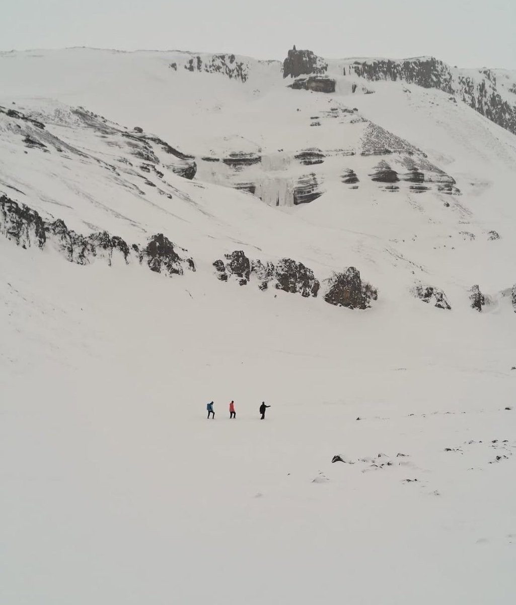 icelandcricket's tweet photo. 23 days until our outdoor season begins and our groundstaff eye up another unenviable (and unpaid!) snow clearance task. https://t.co/fTsuZ2mBeo