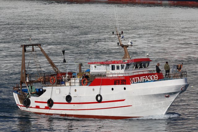 Shipguru's tweet photo. #sterntrawler #ZEUS with #fishingmatricola #MFA309 #Shifting at #grandharbourmalta - 08.04.2026 - https://t.co/nfgboxc3g3 - NO PHOTOS can be used or manipulated without our permission https://t.co/BV2xdmZyXq