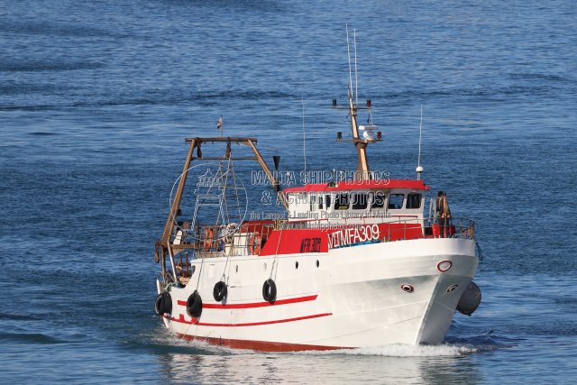 Shipguru's tweet photo. #sterntrawler #ZEUS with #fishingmatricola #MFA309 #Shifting at #grandharbourmalta - 08.04.2026 - https://t.co/nfgboxc3g3 - NO PHOTOS can be used or manipulated without our permission https://t.co/BV2xdmZyXq