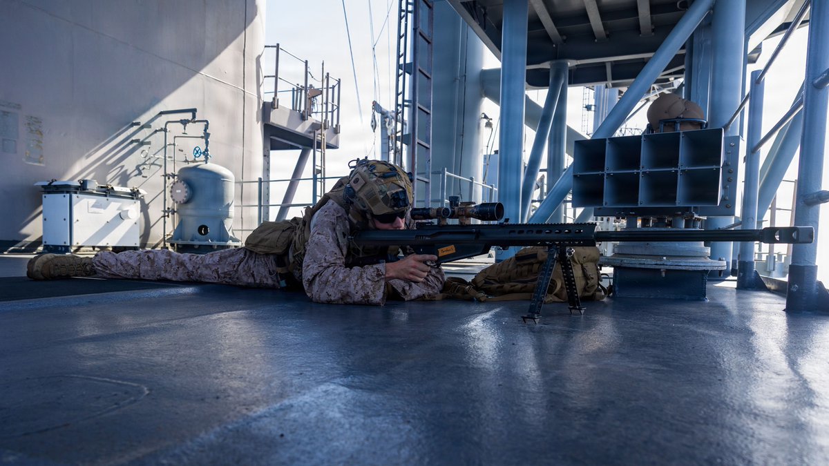 USPacificFleet's tweet image. Ready to Fight🇺🇸

U.S. Marines with the 11th MEU, embarked aboard USS Boxer (LHD 4), conduct a defense of the amphibious task force drill in the Pacific Ocean. 
A persistent, combat credible force ensuring a free and open Indo-Pacific. 🇺🇸⚓️
#USNavy #USPacificFleet #Readiness