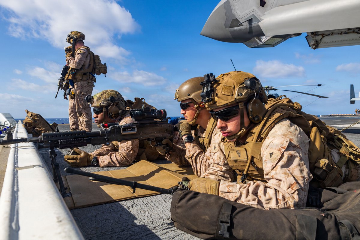 USPacificFleet's tweet image. Ready to Fight🇺🇸

U.S. Marines with the 11th MEU, embarked aboard USS Boxer (LHD 4), conduct a defense of the amphibious task force drill in the Pacific Ocean. 
A persistent, combat credible force ensuring a free and open Indo-Pacific. 🇺🇸⚓️
#USNavy #USPacificFleet #Readiness