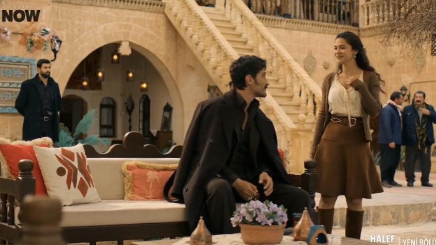 ayten’s been in the konak for 3 minutes and already knows serhat is crazy for yildiz and will never let yildiz go SHE IS SO REAL FOR THIS

 .⋆ #HalefKöklerinÇağrısı ⋆ #YılSer ⋆.