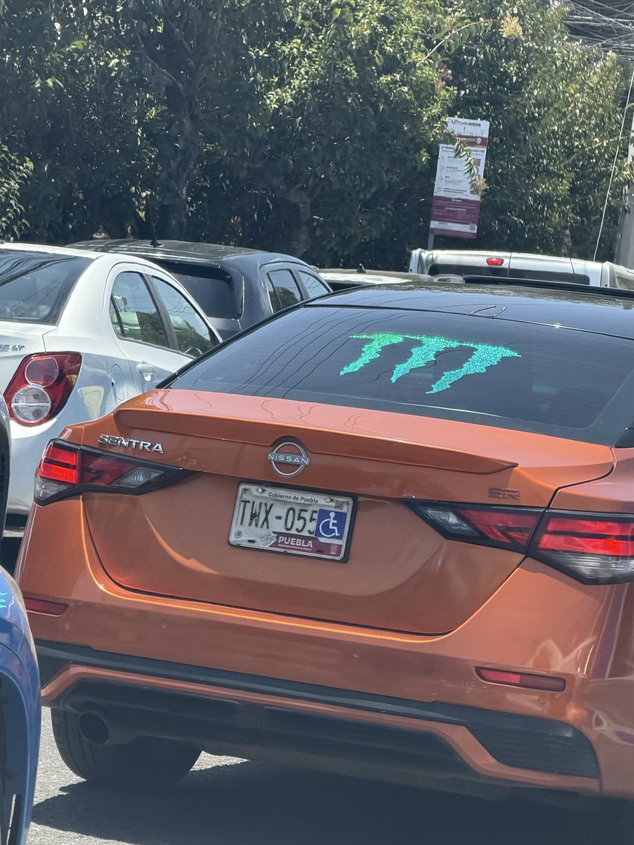 Que tal la estrategia de este cafre para evadir a la autoridad, por cierto la letra que tapa es B <a href="/SSC_Pue/">SSC Puebla</a>