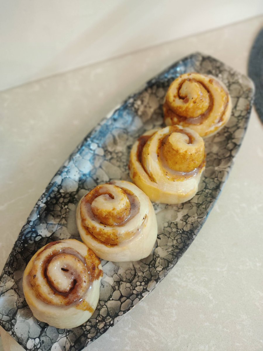 xiamprnvx's tweet photo. im hella bored so im making a thread of all the things ive cooked/baked that i have pictures of 😓 https://t.co/1Izqel9Qdf