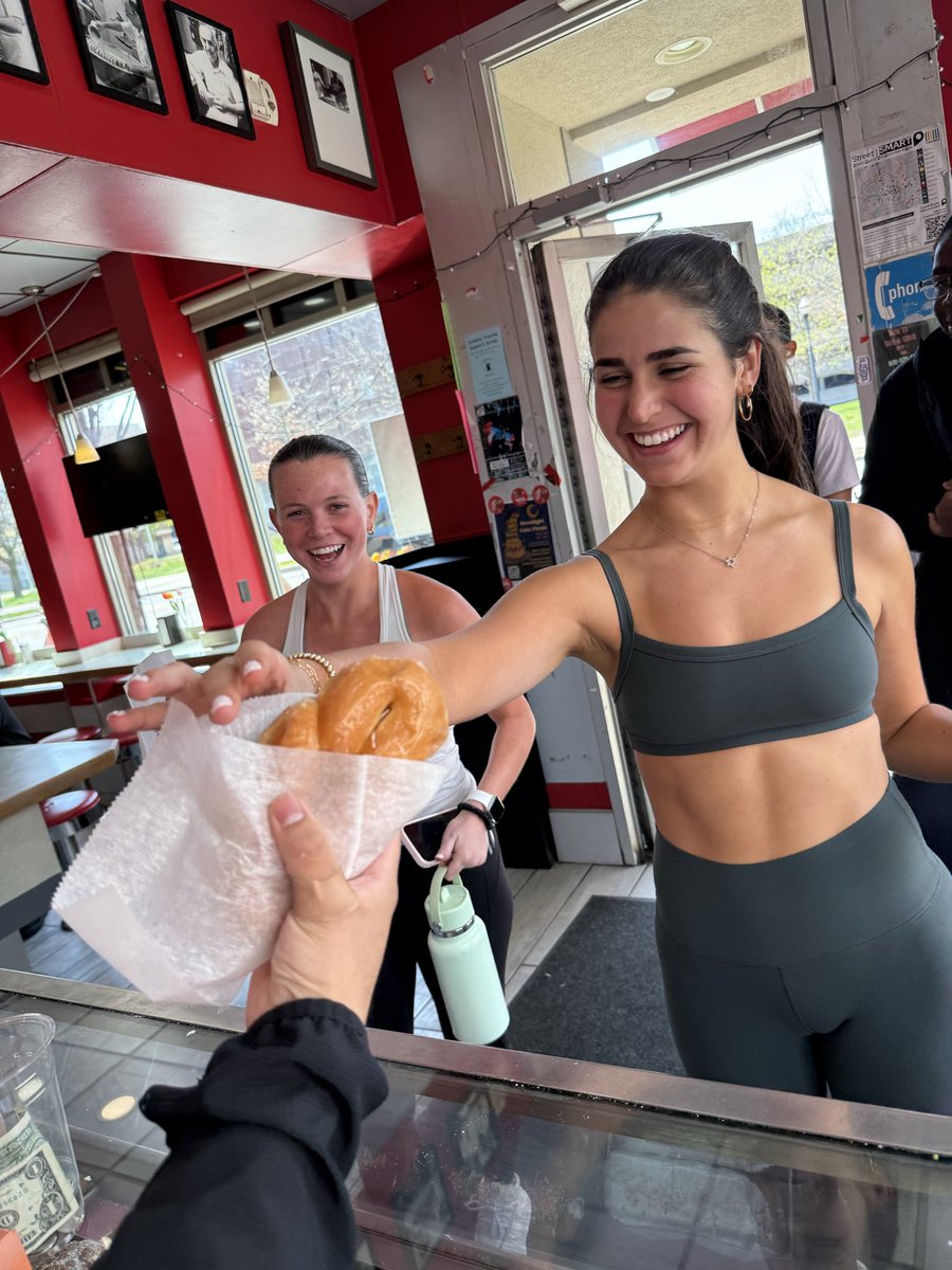 buckeyedonuts's tweet image. FREE DONUT DAY NOW UNTIL 3:30PM!

ITS A PARTY AT 1998 N HIGH BE THERE WITH DJ INDUSTRIAL BADGER RIGHT NOW!

🪩 💃 🍩

#buckeyedonuts #donuts #ohiostate #buckeyes