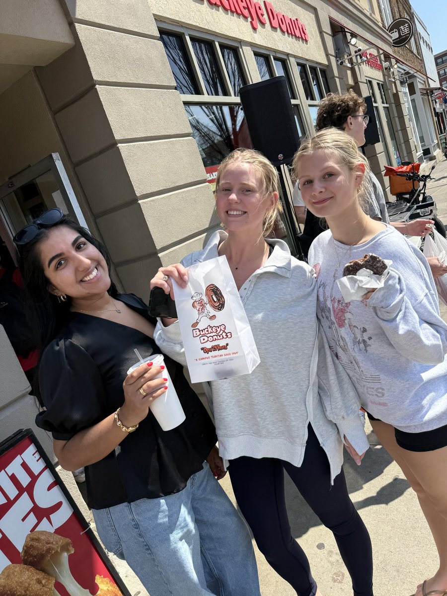 buckeyedonuts's tweet image. FREE DONUT DAY NOW UNTIL 3:30PM!

ITS A PARTY AT 1998 N HIGH BE THERE WITH DJ INDUSTRIAL BADGER RIGHT NOW!

🪩 💃 🍩

#buckeyedonuts #donuts #ohiostate #buckeyes