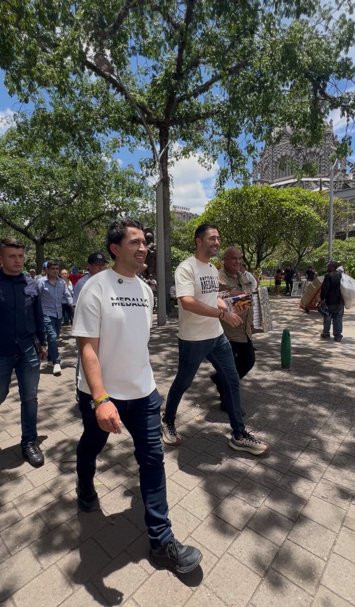 Daniel F. Briceño tweet media