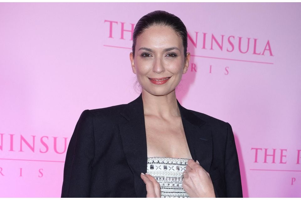 Lucie Bernardoni sort du silence, lacoach vocale de la #StarAcademy et actuellement candidate de #DALS est dans l’attente de son procès fin septembre, conteste toutes les accusations qui la ciblent. 

« Aujourd’hui, je dois me protéger et protéger ma fille. Je ne peux plus
