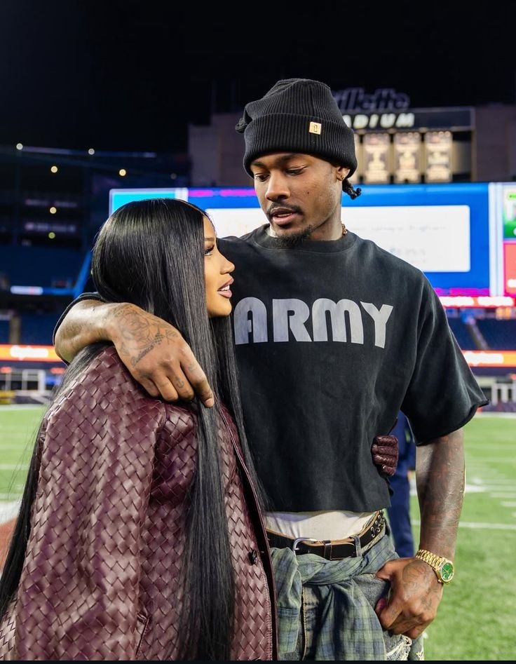 JustCasper_2's tweet image. Cardi B already dating with Stefon Diggs again?