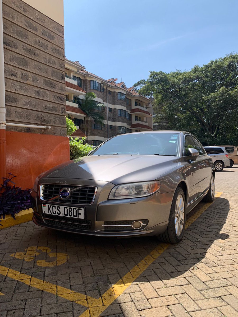 DerrickUdu55582's tweet photo. Volvo S80
Automatic 
1600cc
990,000ksh
0799561061 https://t.co/ox3bBLY7oJ