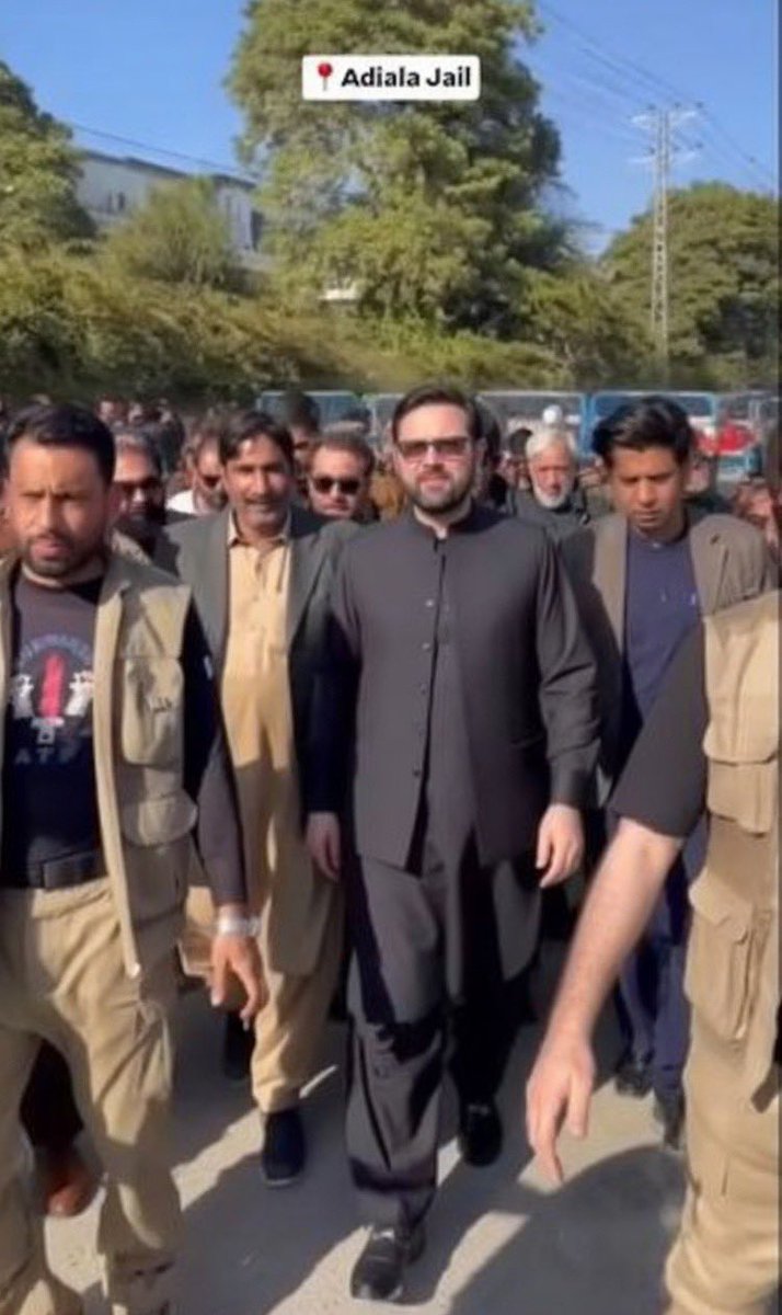 I b r a h e e m  tweet media