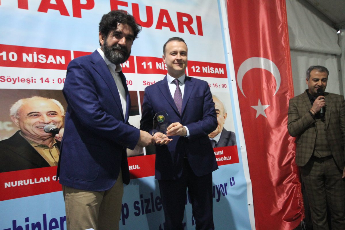 idilKymkmlk's tweet photo. Kaymakamımız Sayın Anıl ADIGÜZEL, İdil Kaymakamlığımızca düzenlenen İdil Kitap Fuarı kapsamında Şair ve TV Programcısı Serdar Tuncer tarafından gerçekleştirilen söyleşiye katıldı

@anilladgzl https://t.co/WJufonEN6c