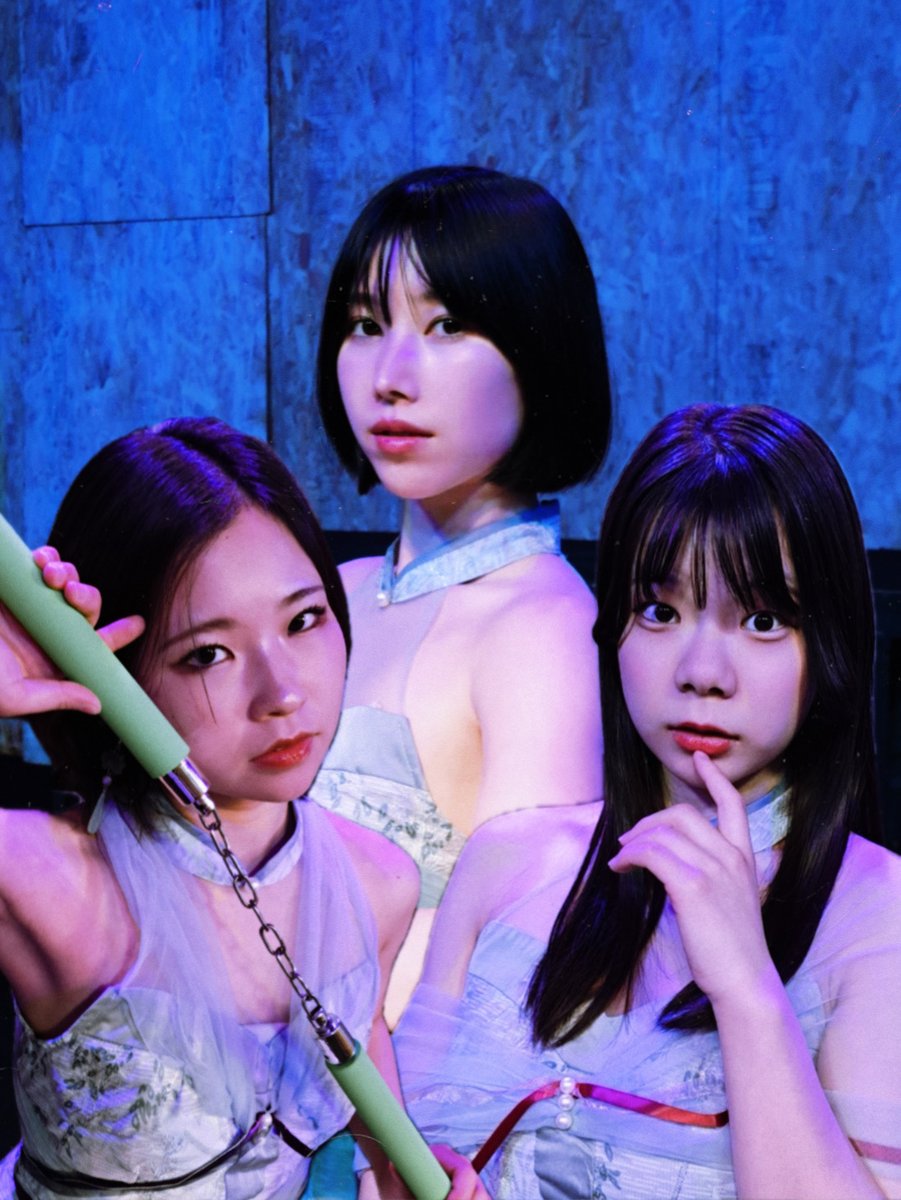 shoosenkwan's tweet photo. 【#SMオペラ Spin-Off 短編集】
　　 四 馬 路 の 三 姉 妹

1930年代、魔都・上海の大通り
夜毎、出没する流麗な三姉妹

近代中国の関わる伝説の三姉妹
長女は富を、次女は権力を
そして三女は国を、革命を愛した

#宗家の三姉妹

◉森下ユウキ 松下真美子 大野友梨奈
◉4/25 19:00　4/26 13:00 https://t.co/JGE1QL5AE7