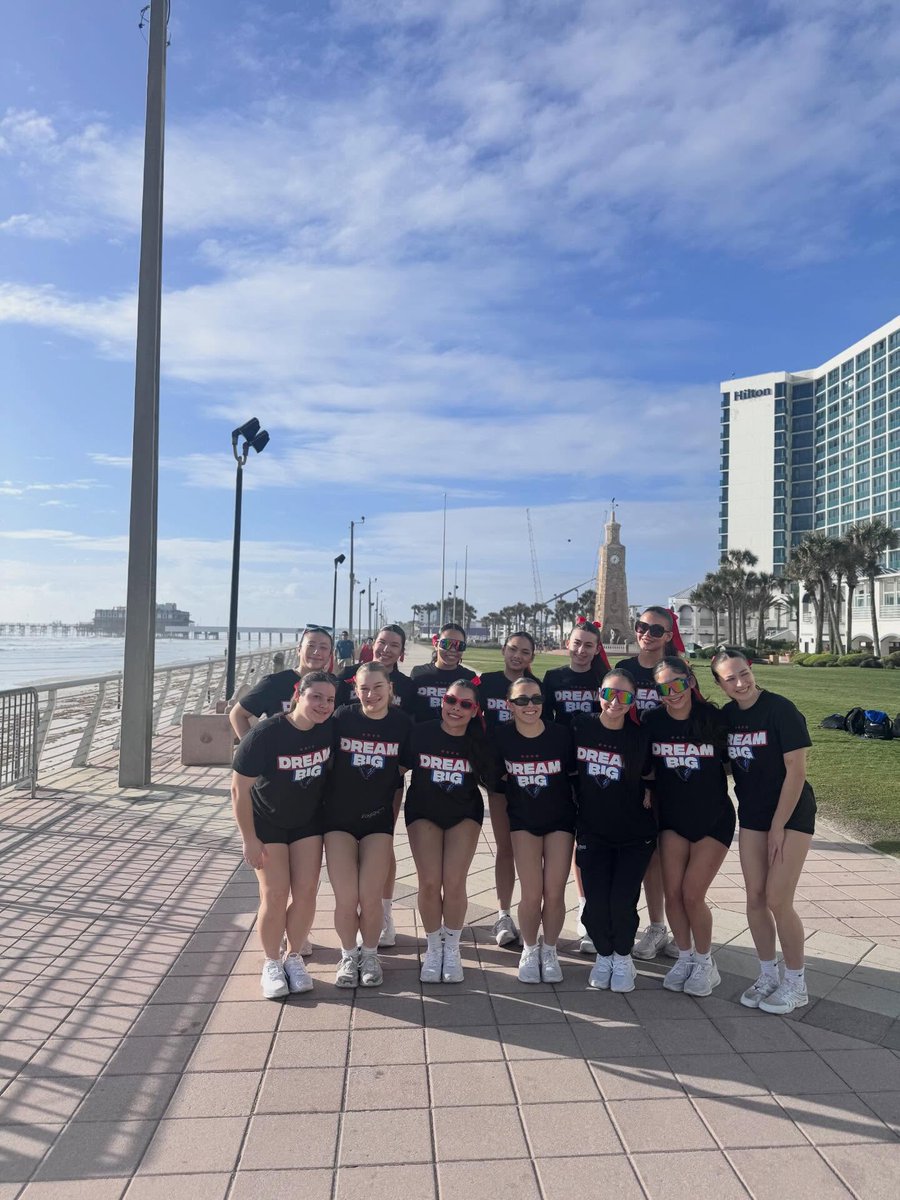DePaul Cheerleading tweet media