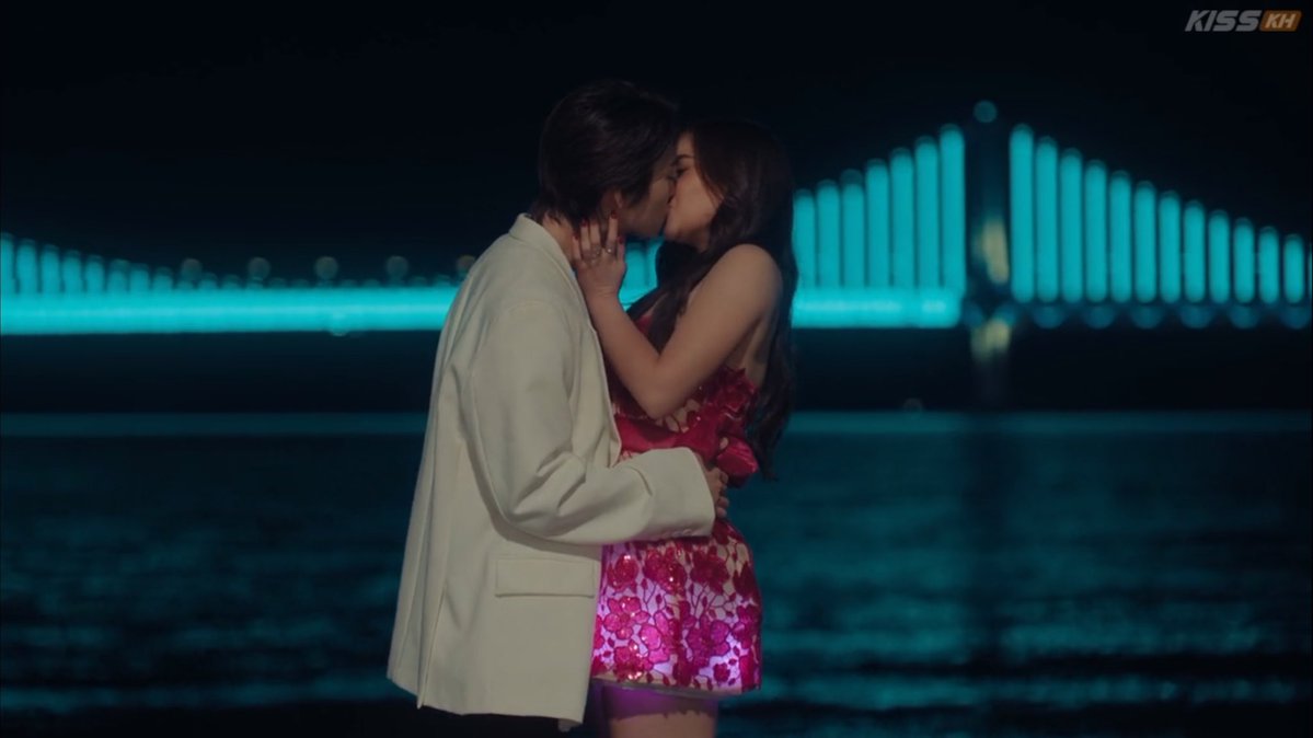 veta_111's tweet image. a week ago we got our first Mooncovey kiss ❤️‍🔥

#xokitty #xokittys3 #mooncovey