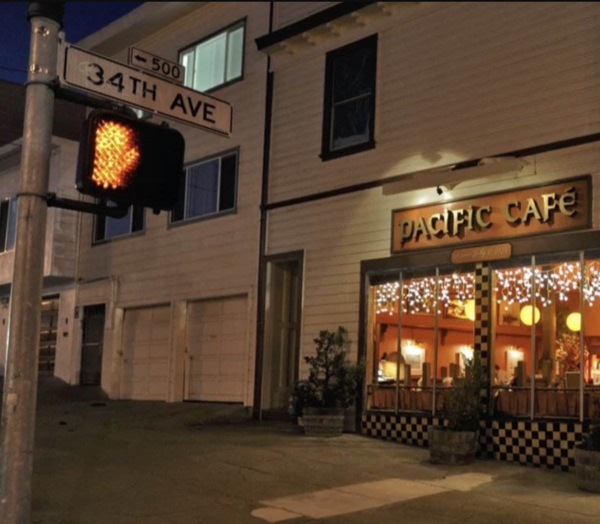 RRealty's tweet photo. At Restaurant Realty, we broker with discretion, move quickly, and understand the real-world realities of restaurants—leases, labor, systems, permits, and what it takes to transition a business smoothly. Check out our latest restaurant and bars: https://t.co/CMFOSXednB https://t.co/RnCiQYKXym