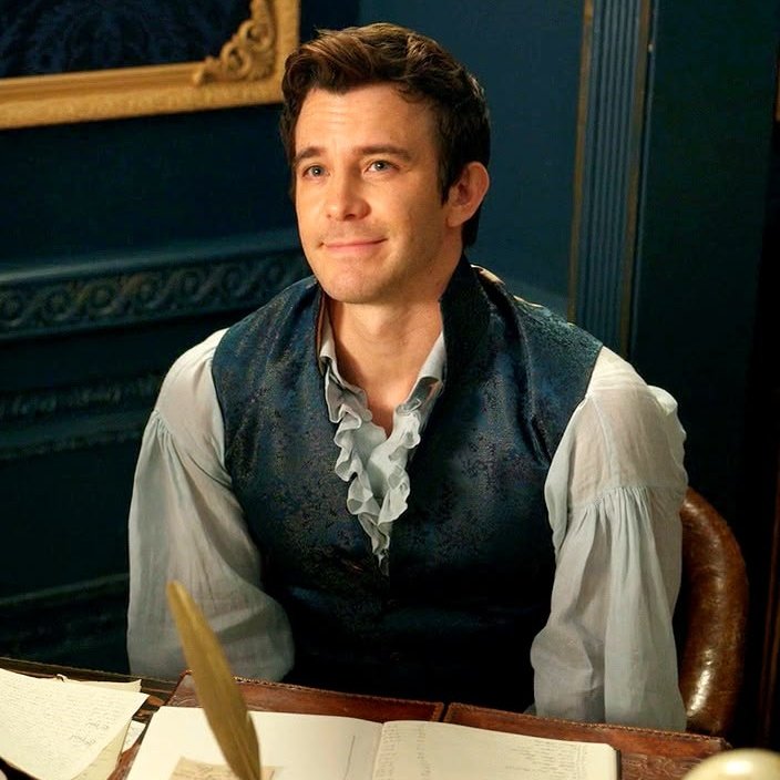 Mairaantoromero's tweet photo. El concepto de que Luke Thompson no solo haya interpretado a él gran Benedict Bridgerton, si no que también sea Mr Darcy en el audio libro de Orgullo y Prejucio, simplemente me tiene mal. Yo digo que hagamos una adaptación entre nosotras y lo llamemos. https://t.co/vnkoWS4ltk