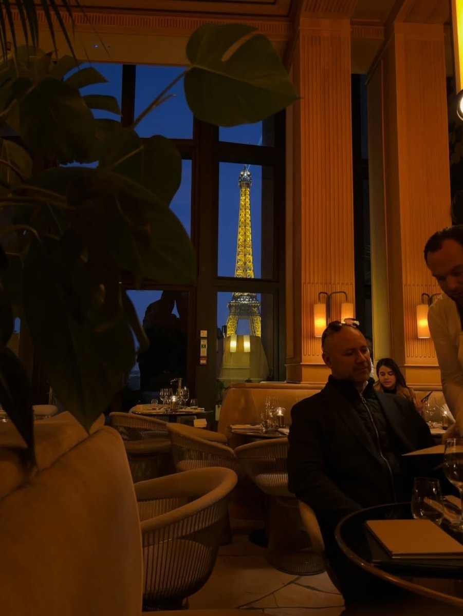 TheeVibeGuide's tweet photo. The view from Girafe Paris is just unreal. ๐ผ๐ฅ
Dinner with the Iron Lady in the heart of Paris. Would you choose this spot for a special night? โจ๐ซ๐ท
๐ Girafe Restaurant, Paris.
#Paris #TheVibeGuide https://t.co/eHvhGbtBMV