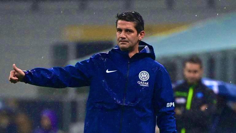 NicoSchira's tweet image. #Chivu a Sky: “Nessun fioretto per lo Scudetto. Non sono scaramantico: credo nel mio lavoro e in quello che posso dare. Sono sempre riuscito a essere me stesso, senza mettere maschere come ti può offrire questo mondo. Alleno un gruppo speciale: ci vogliamo bene”. #Inter