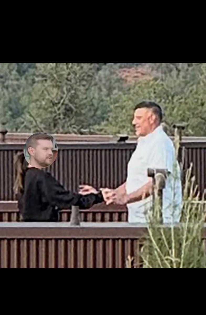 johnnyIV's tweet photo. @AfternoonsWIP @JackFritzWIP new photos of @EliotShorrParks going for Eagles insider of the year https://t.co/ejsRxnDlTS
