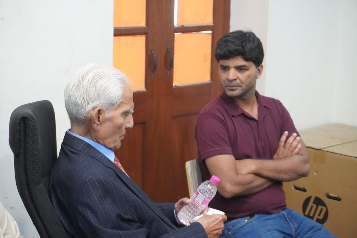 FarooqSamiARY's tweet photo. Ahmed Raza Kasuri, a leader of All Pakistan Muslim League, visited the Karachi Press Club today and congratulated the newly elected body. They discussed the country’s situation and shared interesting memories of former President, retired General Pervez Musharraf.#KPC https://t.co/w9XVzN10gD