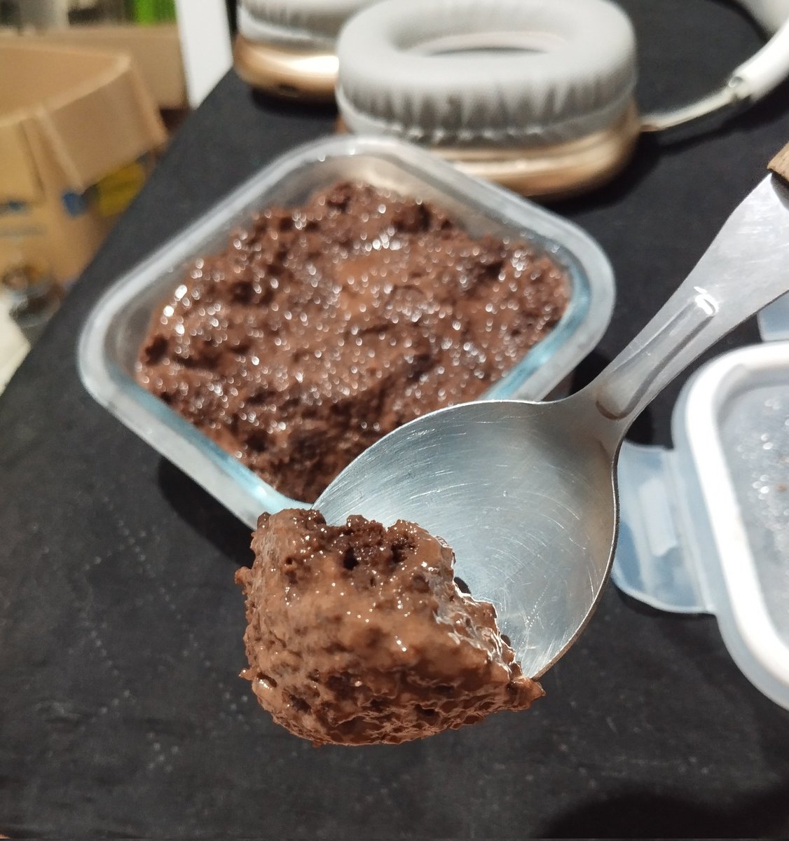 Melhor receita com whey até agora, bolinho de aveia com chocolate 70% e calda de whey.. BOM DEMAIS
