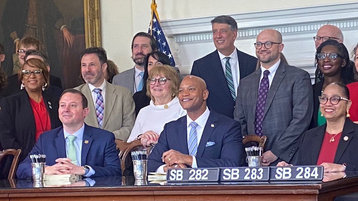 afronews's tweet image. #Maryland Gov. #WesMoore (D) signed a balanced $70.8 billion budget for fiscal year 2027, emphasizing affordability without tax and fee hikes. The plan features significant utility relief, law enforcement funding and housing investments. afro.com/wes-moore-sign…