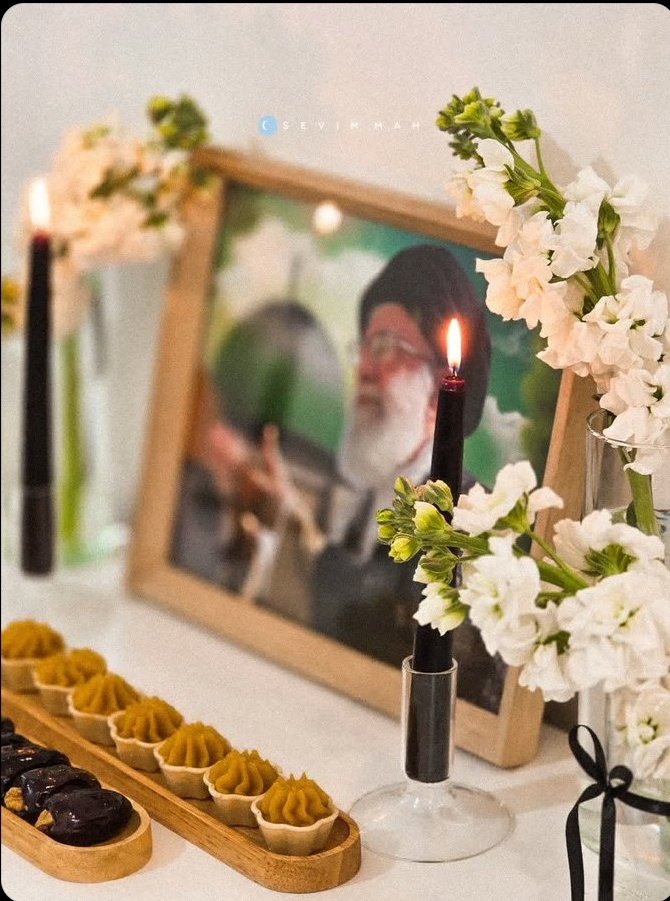 شهید سید علی خامنه‌ای رفت،
اما مسیر را برای آیندگان روشن‌تر کرد.
#شهید_ایران