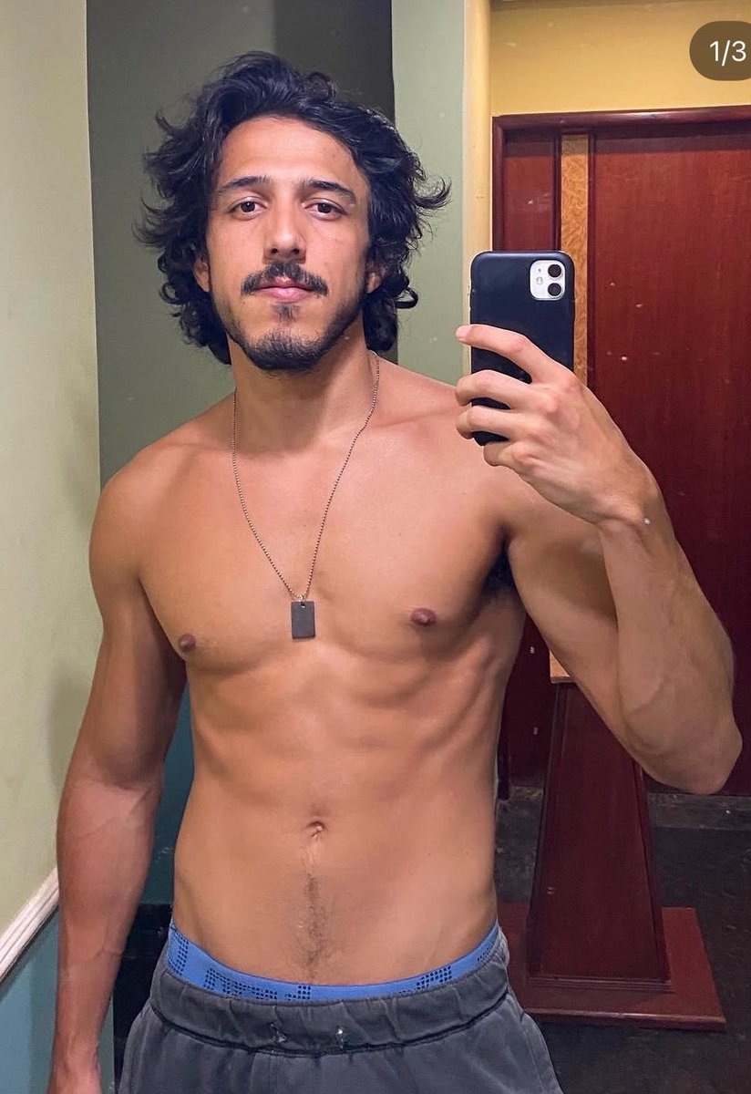 eu pra baixinhos tweet media