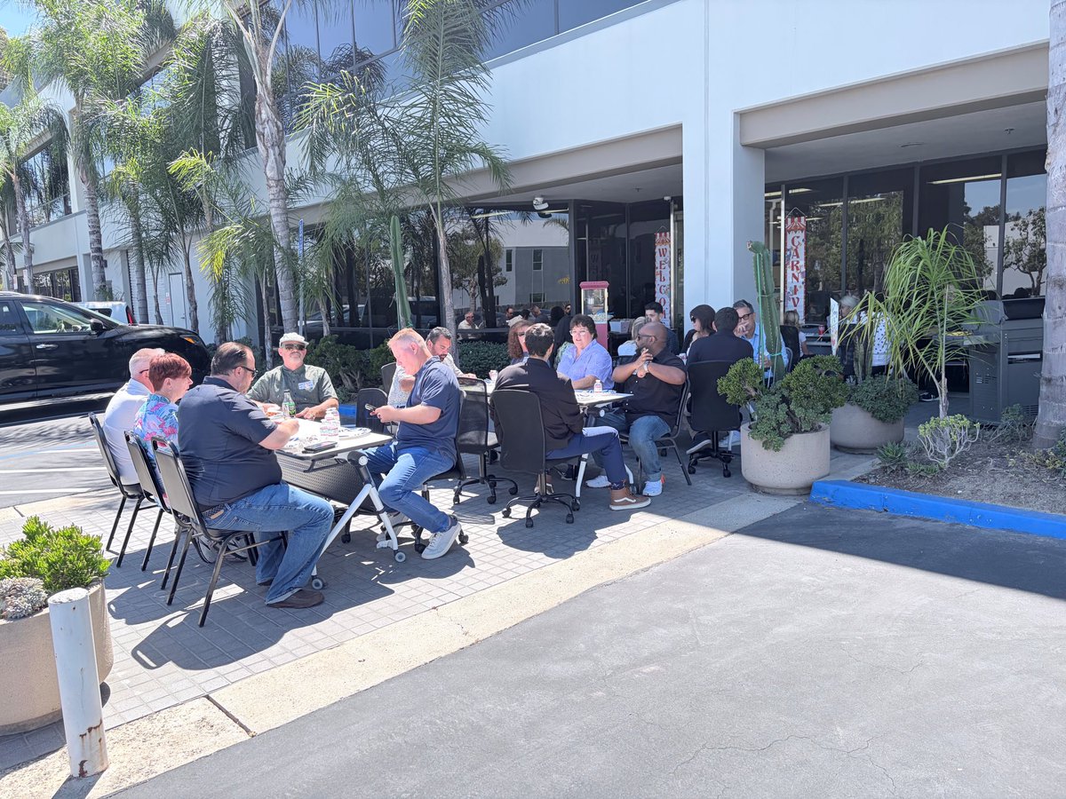 Horizon_Sales's tweet photo. 🌸 Spring is in full swing, and so is the fun at Horizon! 🌸
We’re excited to celebrate the season with our Spring Fling—a time to connect, recharge, and enjoy the moments that bring us together. From laughter and games to great company, this annual event held at our SoCal corporate office is all about what makes Horizon special.
At the heart of it all are our core values: ✨ Fun – because great work deserves great moments 🤝 Teamwork – stronger together, always 💙 Loyalty – building lasting connections 🛡 Integrity – doing the right thing, every time 🎯 Accountability – showing up and owning it
Here’s to a season of growth, positivity, and celebrating the incredible team that makes it all possible. 🌷
#horizonsalesbrokerage #SpringFling #TeamCulture #WorkplaceValues