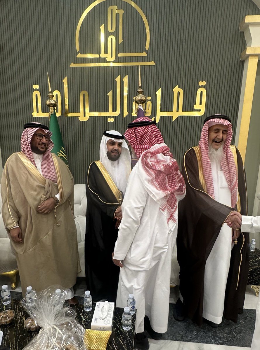 Ali_aldubikhi's tweet photo. في يومٍ جميل
وليلة مشرقة
إحتفلت إسرة
#البطي #والتويجري                            
بزواج الشاب  
#عبدالله_بن_سليمان_التويجري              
على كريمة    
#محمد_بن_عبدالله_البطي رحمه الله
#في_قاعة_قمة_اليمامة_في_بريدة   
بارك الله لهما وبارك عليهما وجمع بينهما في  خير وحياةزوجية سعيدة وذرية صالحة
  الخميس  ١٤٤٧/١٠/٢١هـ
#بريدة #البطي   #التويجري