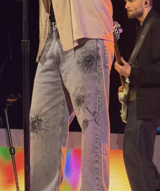 flo 🎀 tweet media