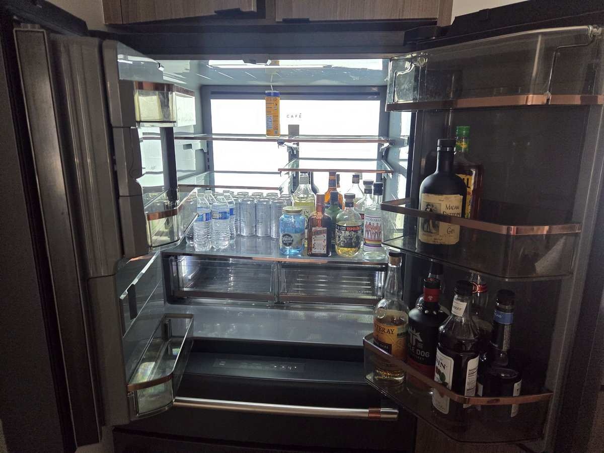 Alexi 🔜 Bedtime tweet media