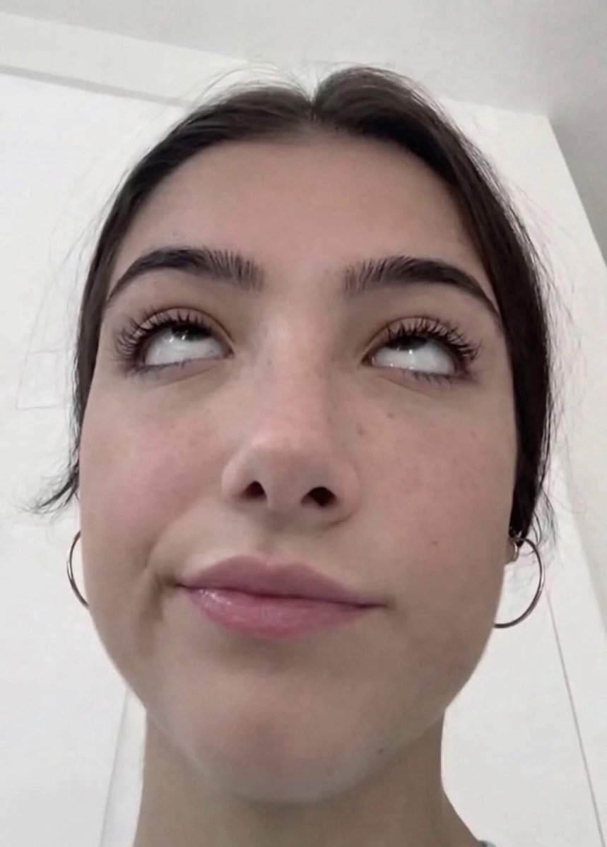 Mommy Charli Sub tweet media