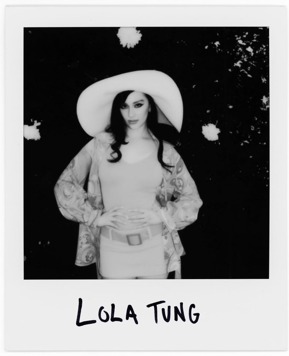 ella 🐠 tweet media