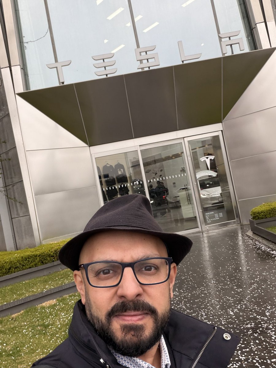 Teslahamid tweet media