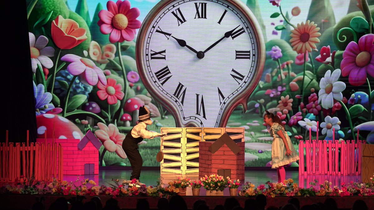 TEATRO TRAIL tweet media