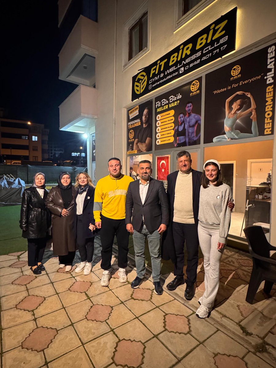 Safranbolu Fit Bir Biz GYM işletme sahibi Berkay Demirel kardeşimizi ziyaret ederek hayırlı işler dileklerimizi ilettik.

Sporun ve sağlıklı yaşamın önemine katkı sunan bu güzel işletme için kendisine teşekkür ediyor, çalışmalarında başarılar diliyorum.