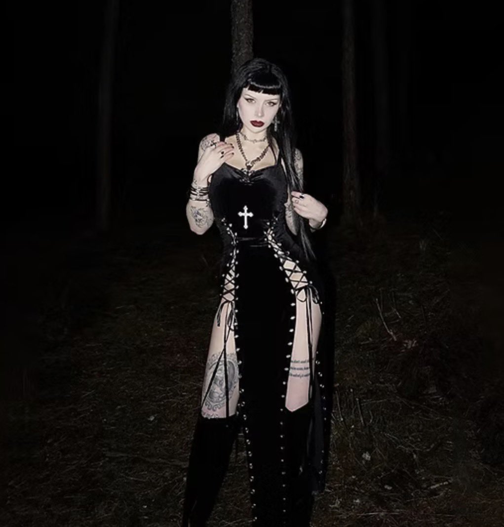 DillsSwagShop's tweet image. Swag Alert: New Goth clothing!!!🕷️🦇🖤

dillsswagshop.com/women

#goth #gothstyle #gothoutfit #gothaesthetic #dillsswagswap