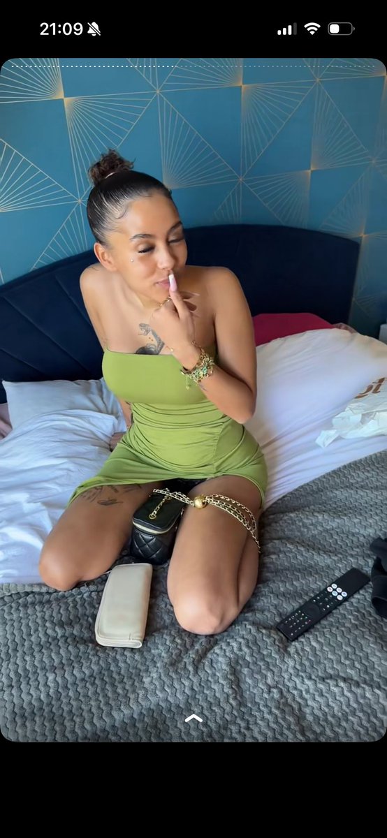 HECHEKOUMM's tweet image. elle sait ce qu'elle fait ptdrrr, et rien que pour ça, si j'etais Morgane je dirais a Nasser de plus jamais parler avec Mouna. Elle joue du badbuzz sur elle et #nasdas grosse chienne #teamnasdas