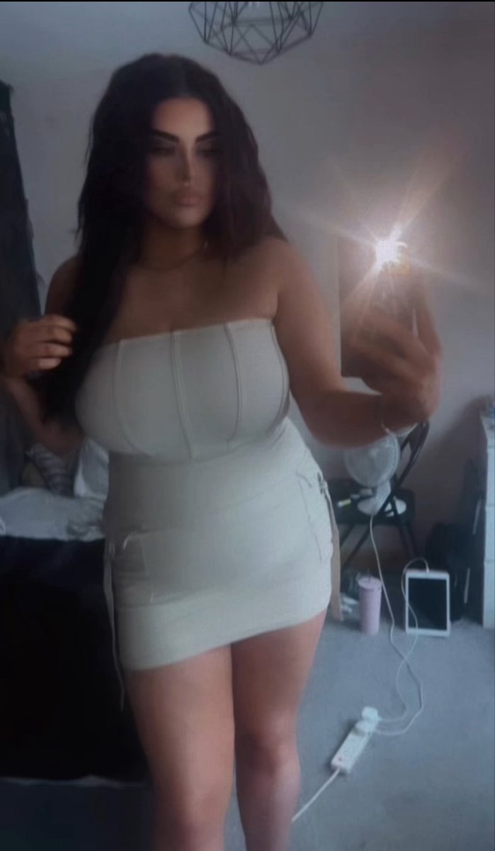 Curvyells tweet media