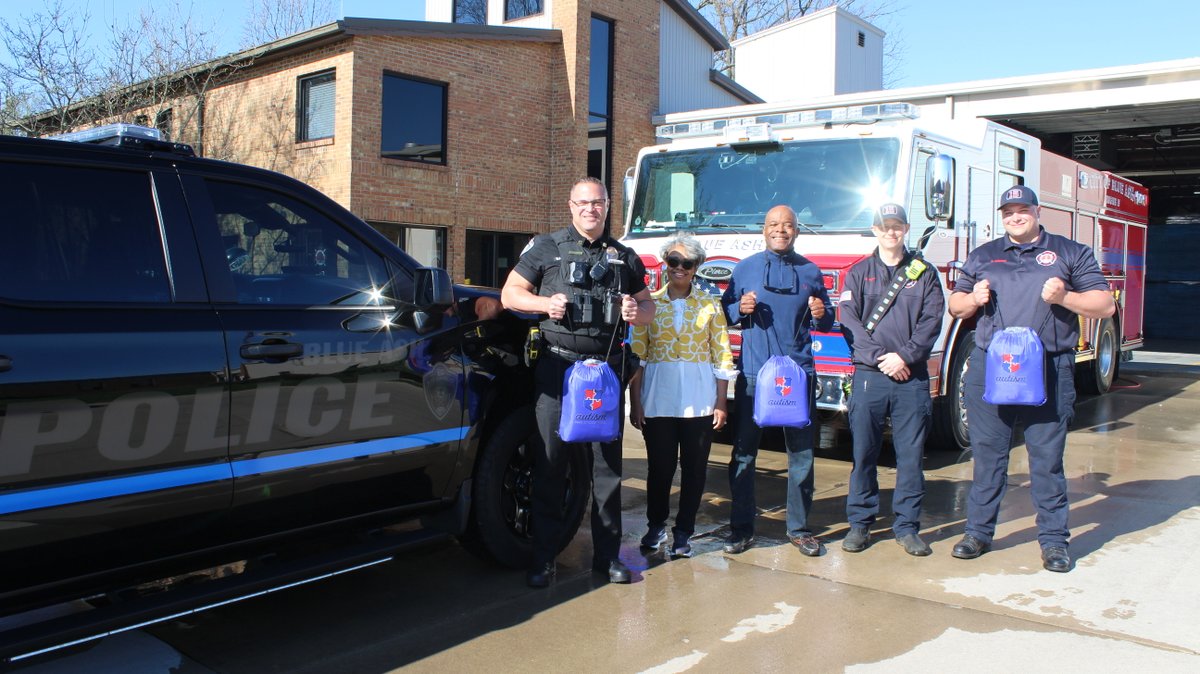 blueashfiredept's tweet photo. Arise Education Services has presented the Blue Ash Police and Fire Departments with four Safe Encounters Sensory Kits to use when they come in contact with autistic people during an EMS, fire, or police run. Read more: https://t.co/Zg0wfWf3HM https://t.co/mNekv0g6zT