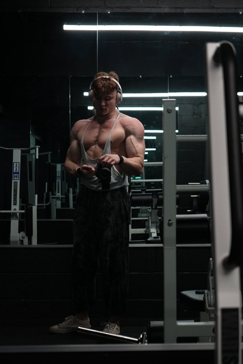 You beta males love my juicy chest, start funding my life so I never ...