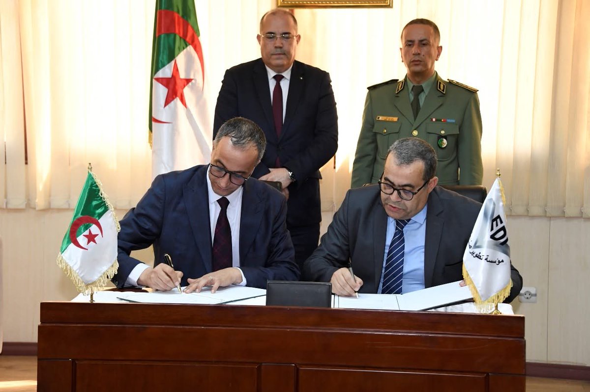 Algeria3New's tweet image. SPORT |

Livraison de 908 bus par l’Entreprise de développement de l’industrie automobile de la 2e région militaire, placée sous la tutelle de la Direction des industries militaires du Ministère de la Défense nationale.

Ministère de la Défense nationale : ont bénéficié de cette