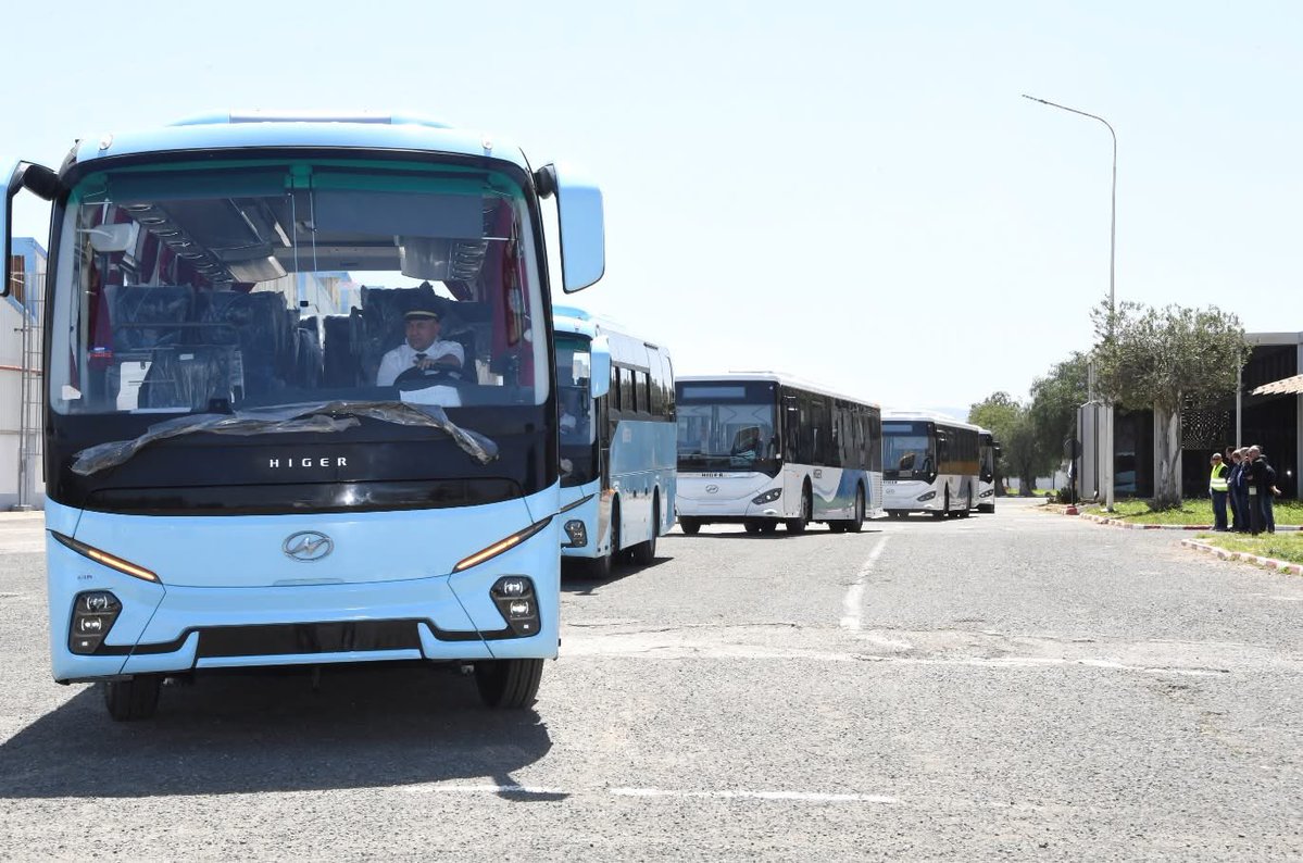 Algeria3New's tweet image. SPORT |

Livraison de 908 bus par l’Entreprise de développement de l’industrie automobile de la 2e région militaire, placée sous la tutelle de la Direction des industries militaires du Ministère de la Défense nationale.

Ministère de la Défense nationale : ont bénéficié de cette
