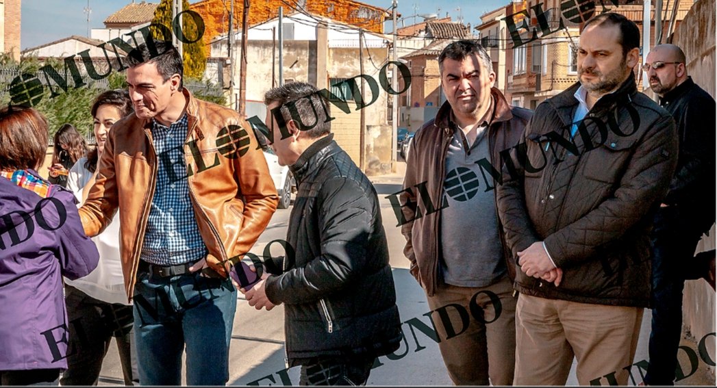 BarbaNegraaaa's tweet photo. La foto más Gángster que he visto nunca.
CINE 🚬 https://t.co/yMjoNLzS3Q