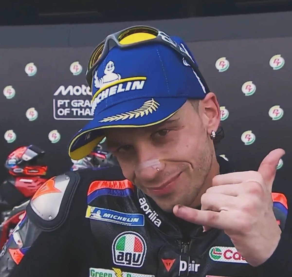 smolBlank ia tweet media