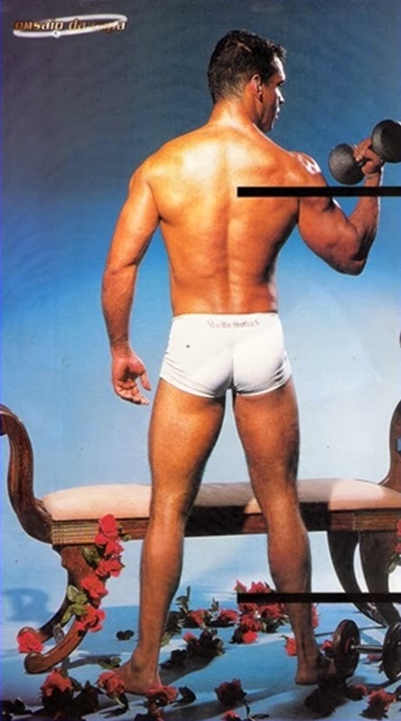 Planetadosursos's tweet photo. TBT do planeta (1/4)
Revista Bananaloca 02
Capa: DJ Mauro Borges (In memorian)
Junho/1997
#tbt #revista #gmagazine #gays #revistagay #bananaloca https://t.co/tv6A4vLA6G